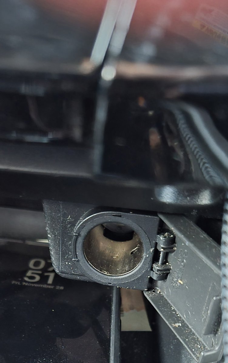 kathleenwu888's tweet image. What do you call this in the car...#GenX #EveryoneElse