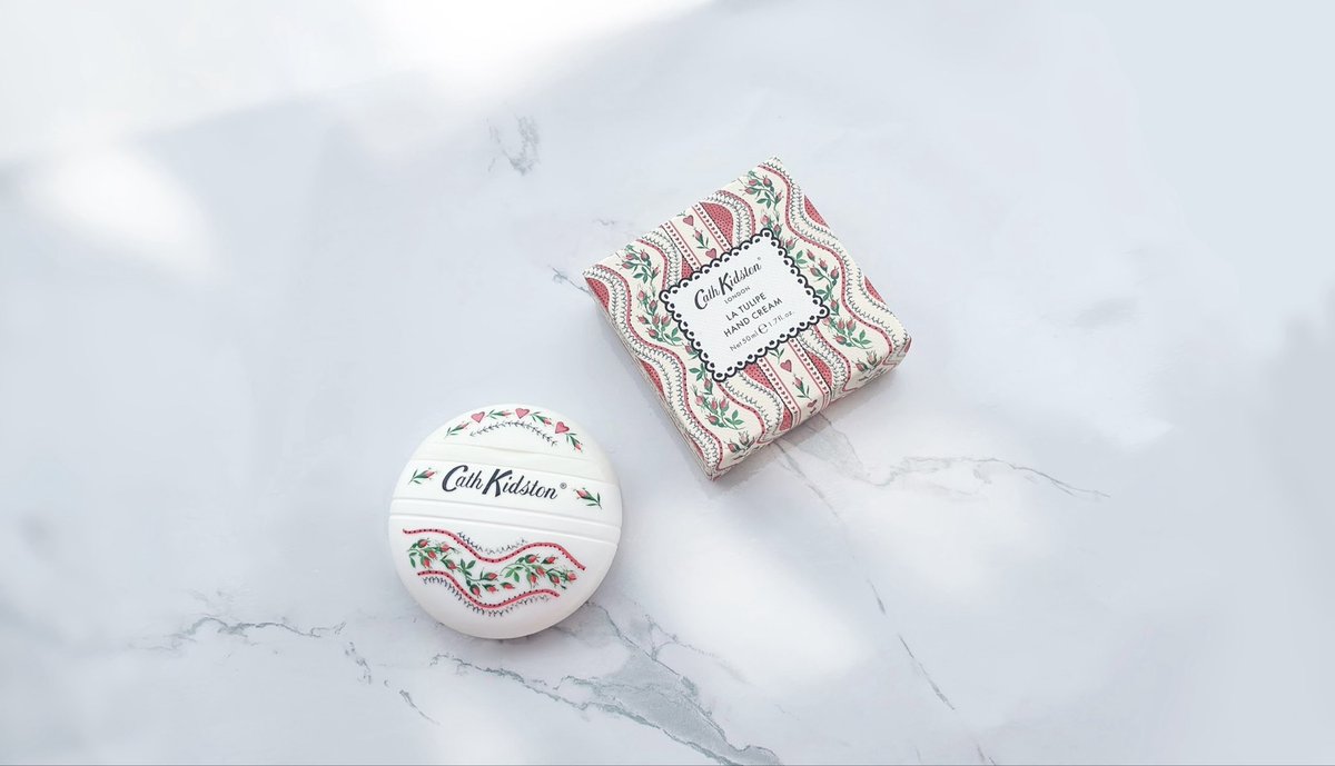 パケ買いしたCath Kidston(キャスキッドソン)のハンドクリーム！
香りが一番好みだったチューリップにした🌷
箱までかわいい～

 #コスメ購入品