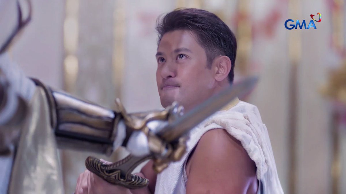 Kaloka, mag asawa talaga kayo. Lumalaban sa mga Bathala.  

Aquil vs Emre
Danaya vs Cassiopea

Mag asawa laban sa mag asawa. 

#SanggreAvisalaPaopao