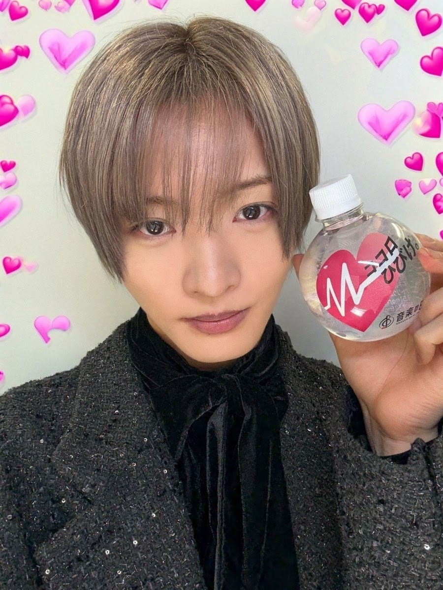 𝗛𝗮𝗿𝗶𝗮𝘀のCMお目当てでMステ見てたら、懐かしい修二と彰が🐷
ハタチのぴぃちゃん💗カッコよかったなぁ🥰
あれから20年経ったのね😅
𝗛𝗮𝗿𝗶𝗮𝘀さんは新くんと影ちゃん🩷❤️素敵でした💖
またMステで歌って踊るIMP.が見たいです🩷💚💙❤️💛💜🧡
#IMP.
#佐藤新