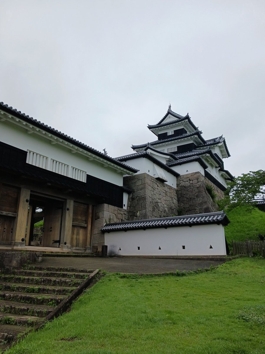 mZb5ZmL5wo9698's tweet image. 自分が撮った城郭の画像🏯
白石城
白河小峰城
山形城
新発田城
地元の山に眠る山城ばかり行ってると…立派な城郭見たくなりますよ😅