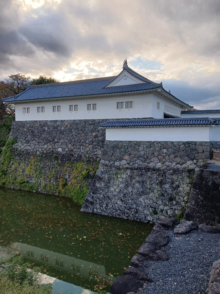 mZb5ZmL5wo9698's tweet image. 自分が撮った城郭の画像🏯
白石城
白河小峰城
山形城
新発田城
地元の山に眠る山城ばかり行ってると…立派な城郭見たくなりますよ😅