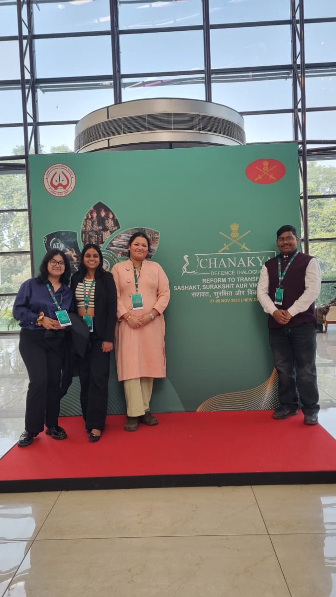 IIMC_India's tweet photo. The Students of Media Business Studies Department (2nd year) participated in the 3rd Edition of CDD- #ChanakyaDefenceDialogue2025 , witnessing high-level conversations on “#ReformtoTransform” and India’s vision of a Sashakt, Surakshit aur #ViksitBharat.

@Surbhithescribe https://t.co/xdOJHj0c60