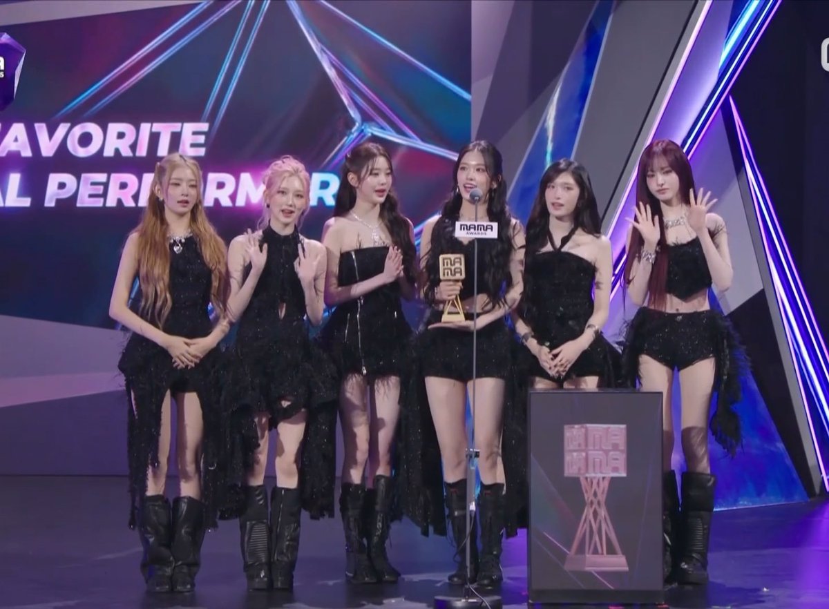 🏆 Congratulations IVE for winning “Favorite Female Group” at the