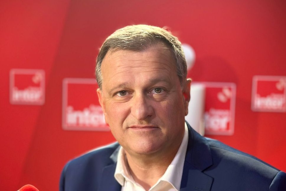 MrPropagande's tweet image. Municipales : Christian Estrosi (Horizons) et Louis Aliot, (RN) refusent de publier leurs notes de frais alors que la loi les oblige à le faire.  
A noter que chez les présidents de région, Laurent Wauquiez (LR) et Carole Delga (PS) refusent également. (Politico)