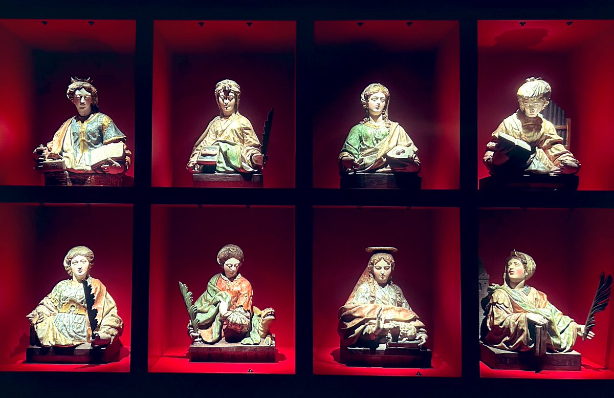 Las Santas Mujeres, aquellas que fueron talladas por Gregorio Fernández para ser bustos-relicarios, te esperan en un rincón especial de la Catedral de Zamora: la sacristía. Su visión no te dejará indiferente. #EsperanZa