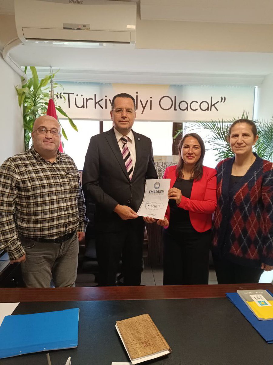 📍 Emeklilikte Adalet Derneği İzmir Yönetimi’nden İYİ Parti İzmir İl Başkanlığı’na Ziyaret

<a href="/avulkudogan/">Av. Ülkü Doğan</a>
<a href="/yusufasman_/">Yusuf Aşman</a>
<a href="/iyiparti35_/">İYİ Parti İzmir</a>

Emeklilikte Adalet Derneği İzmir Yönetim Ekibi olarak, İYİ Parti İzmir İl Başkanı Sayın Ülkü Doğan’ı ziyaret ettik.
Derneğimize verdikleri kıymetli