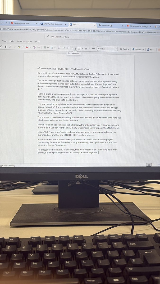 holly2070016's tweet image. crazy fan girl at uni pt2 : writing about no place like tour #rolemodel #NPLT #uni