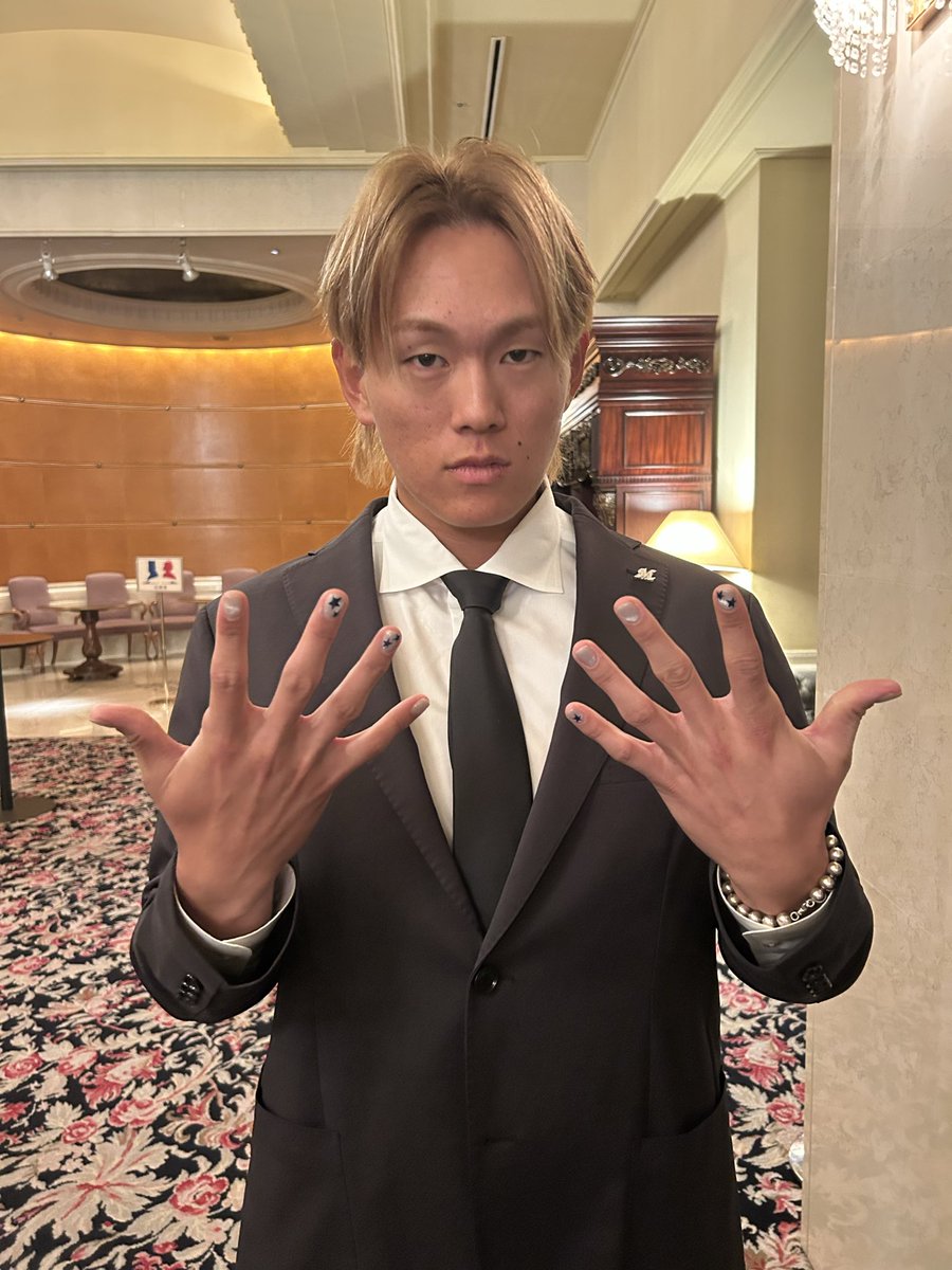 nhoshi_nikkan's tweet image. 山本選手のネイルはマグネットの星柄ネイルに変わっていました🌟