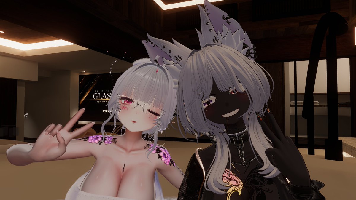 legacycode8's tweet image. 出勤でした！
今回はお二人とも１：１接客にあまり慣れてないということで、緊張されていて可愛かったですね
１日の疲れが癒されてもらえてたら嬉しいです！
またお話しましょー！
 #VRC_GLASSAGE