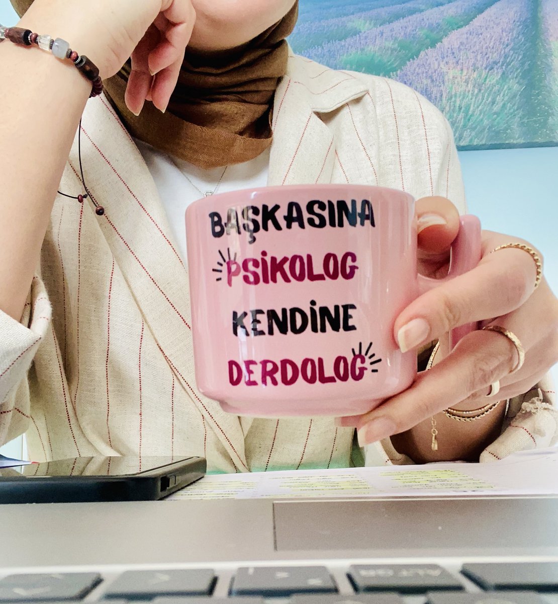 arketipsel's tweet photo. Karşı sandalyekinin gözünden  🫠 https://t.co/6WNaZjJ20P