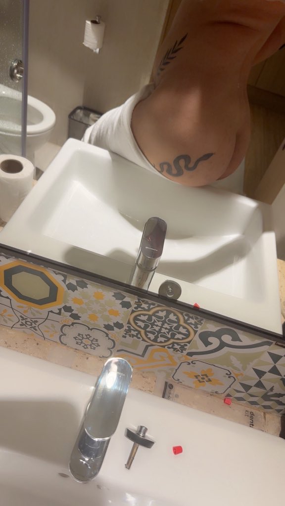 Armaniii🇦🇪 tweet media