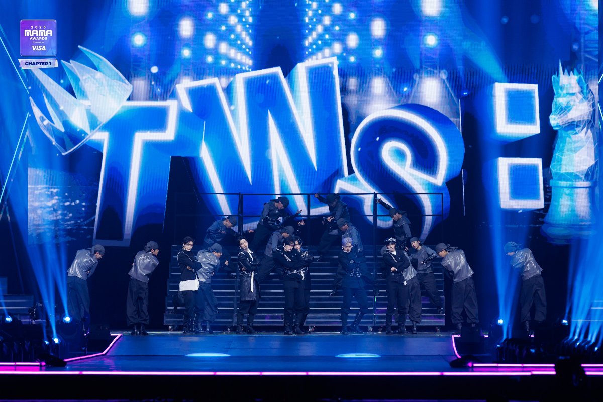 MnetMAMA's tweet image. [#2025MAMA] Flip The Coin 📷

🎙️TWS (투어스) × MEOVV

HEAR MY ROAR, UH-HEUNG
2025 MAMA AWARDS

#MAMAAWARDS #2025MAMAAWARDS