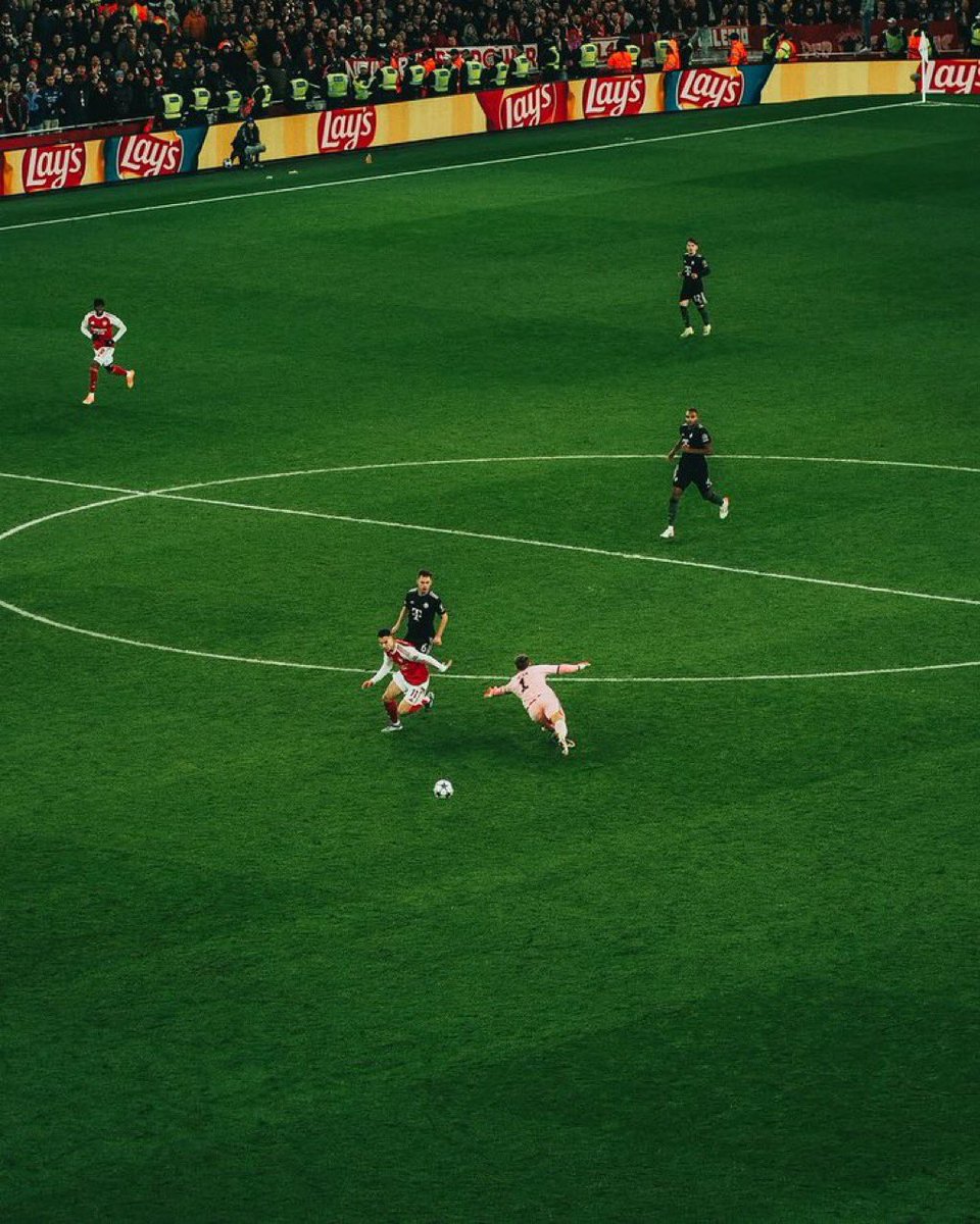 Manuel Neuer realised he couldn’t win the ball, so he tried to win the man! 😭😭