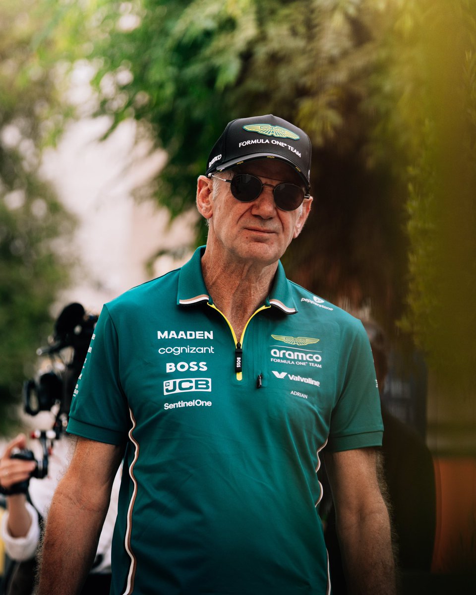 🚨 Adrian Newey, en el paddock de Qatar. 

#F1 #QatarGP