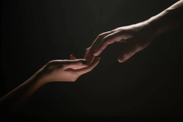 پھر یہ مراسم بھی کیوں اگر تُو نے
چھوڑ جانا ھے ___ حوصلہ دے کر

#یارمن
#آغوش_ادب