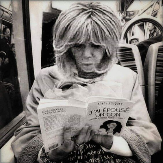 Fils2Psy's tweet image. #VendrediLecture Sympa la lecture de Brigitte Macron ... en même temps, les français ne sont pas surpris !
