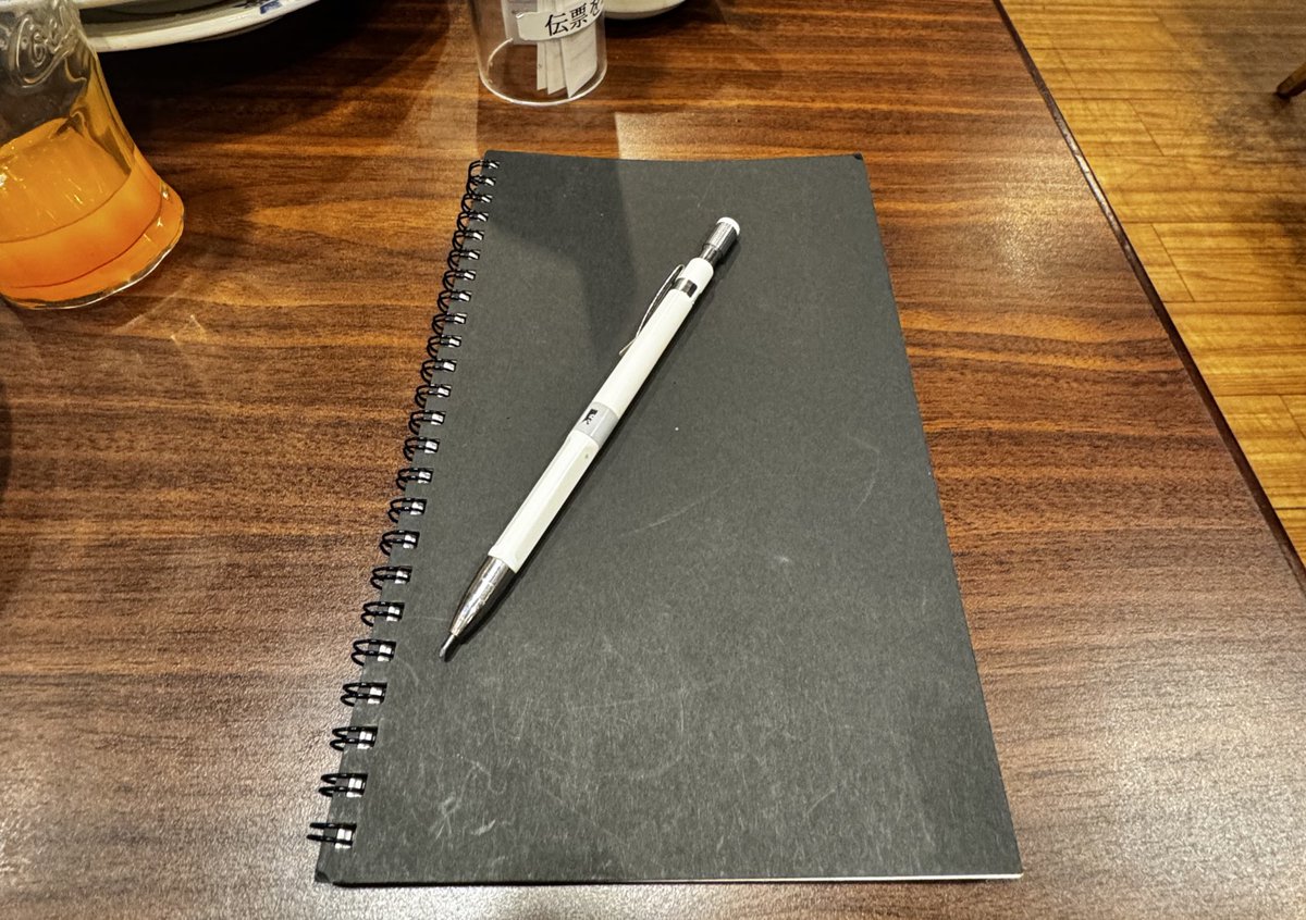 DB_modeler2nd's tweet image. #毎日模型生活2025
11/28
合わせのために3期生で打ち合わせ！
みんな同じパーカーで集合してるのおもろすぎる