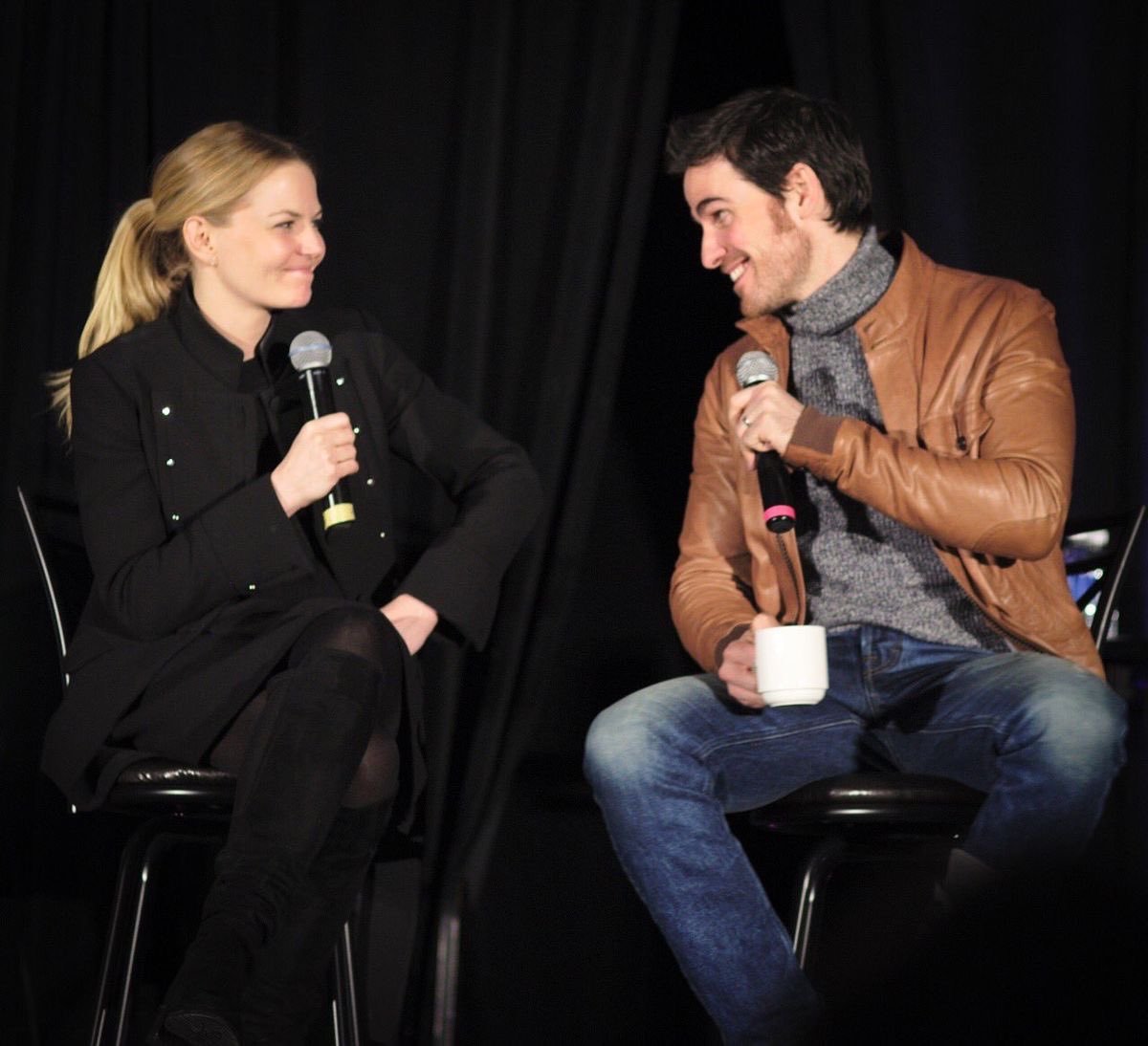 chenford_fan98's tweet photo. Question If they can do it then why can’t Eric and Mel? I’m not expecting anything from them I get their lives are more private and separate but these 2 also played a couple and got shipped tg Colin is married 2 n they still did it for the fans #colifer #melric https://t.co/CS2sYmEg7T