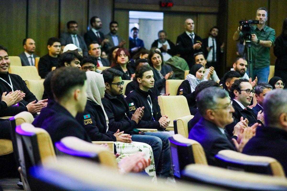 Tika_Turkiye's tweet photo. 🚀 #CezeriFest2025’te ödüller sahiplerini buldu!
TİKA tarafından 22 ülkede kurulan #CezeriLAB'lerde eğitim alan gençler, bu yıl ❝Engelleri Kaldırmak İçin Tasarla❞ temasıyla Ankara’da bir araya geldi. https://t.co/THuhAN0w48