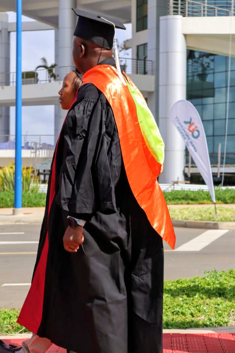 OpenUniKenya's tweet photo. The vibes were IMMACULATE. ✨
Celebrating the incredible energy, resilience, and brilliance of the newest graduates of OUK! Swipe through for a dose of well-deserved celebration.
#OUKGraduation2025 #LearningReimagined #FutureRedefined #YourFutureIsOpen https://t.co/OXawr8D5SC