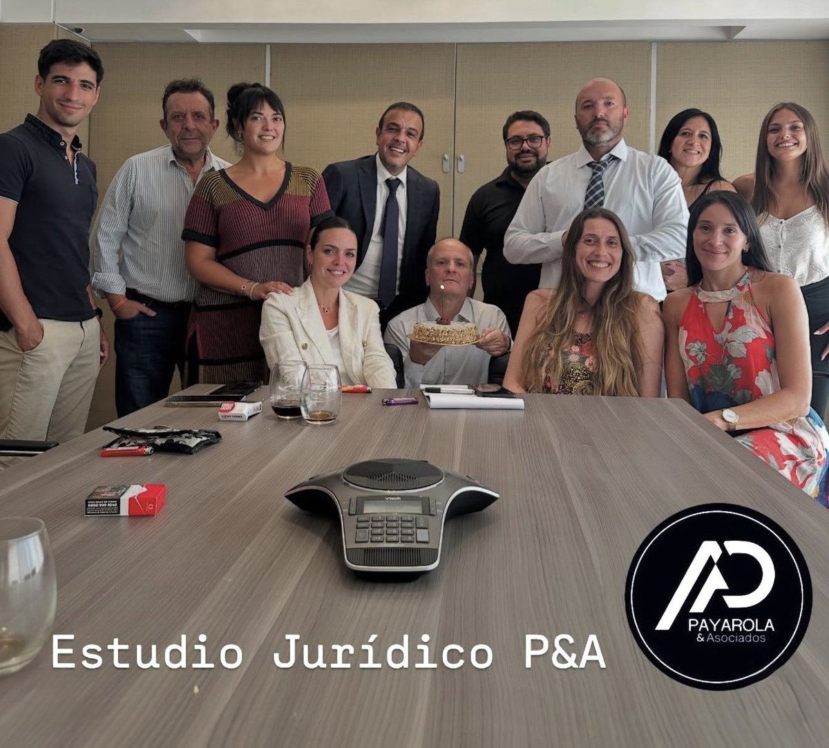 Aquí están todos juntos <a href="/MinJusticia_Ar/">Ministerio de Justicia</a> 
Investiguen a todos y cada uno 
<a href="/PyAestudiojurid/">EstudioP&A</a>  #PayarolaDelincuente