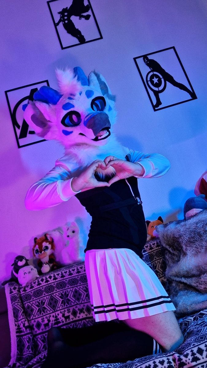 MatthewFoxBe's tweet image. Have a nice #FursuitFriday everyone UwU