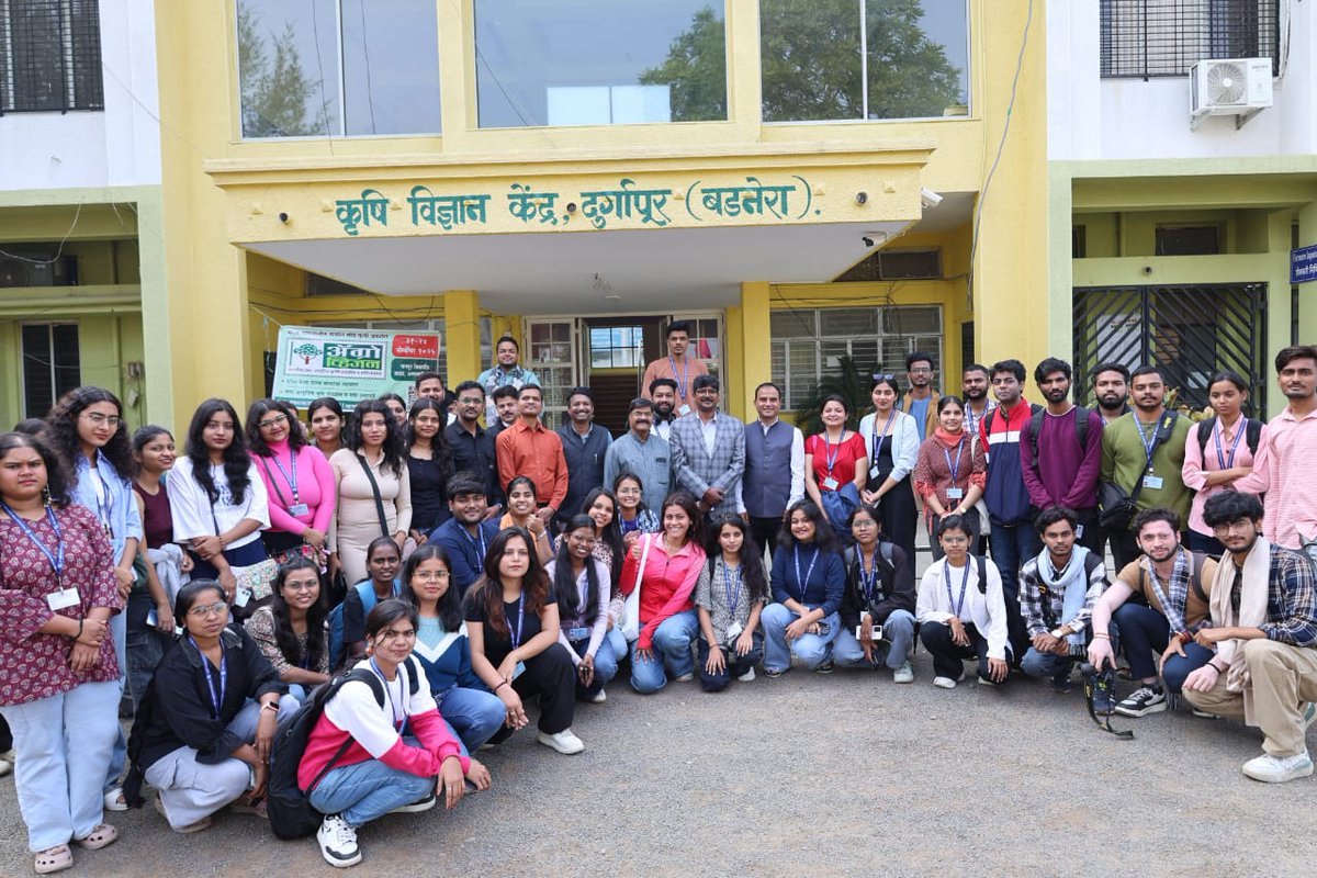 IIMC_India's tweet image. .@IIMC_Amravati परिसर के हिंदी, अंग्रेजी और मराठी पत्रकारिता के विद्यार्थियों ने दिनांक 25 नवंबर, 2025 को #कृषि_विज्ञान_केंद्र, दुर्गापुर, बडनेरा और #साधना_रेडियो का शैक्षणिक भ्रमण किया।

#IndustryVisit #MediaVisit #Media #Journalism #Communication #MediaEducation