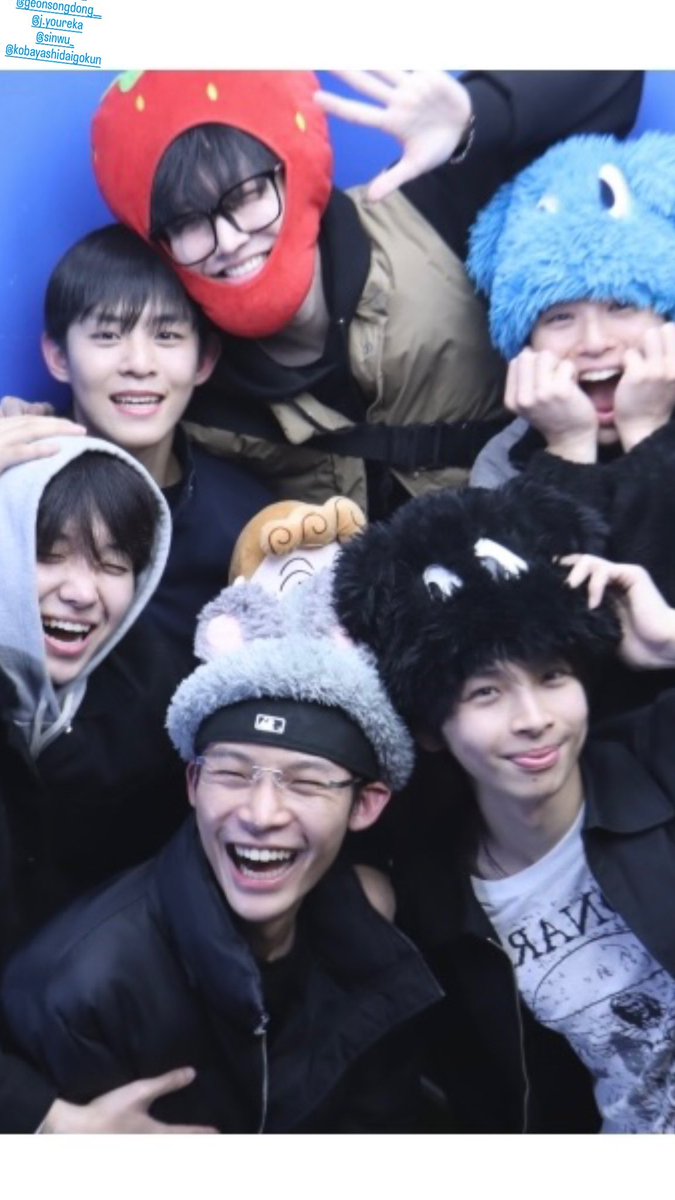 잠만......... 티오원 어게인이다......
송동건 최지수 김제유 이재윤 조찬혁 그리고 다이고...🥹🥹🥹🥹🥹🥹