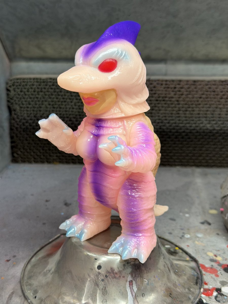 そして、こちらも赤蓄光のアワビラス【リアル塗装版】と赤蓄光の官能