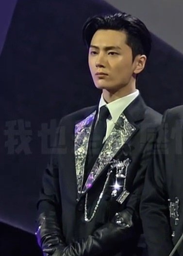 itshoneyjay_'s tweet image. JAY SO HANDSOME OMG