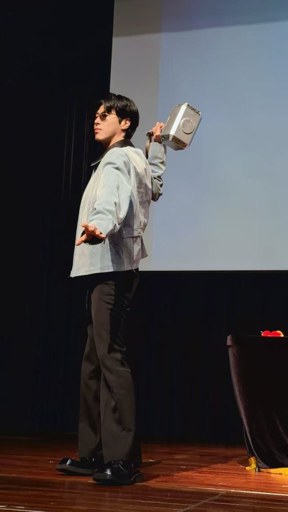 🔨