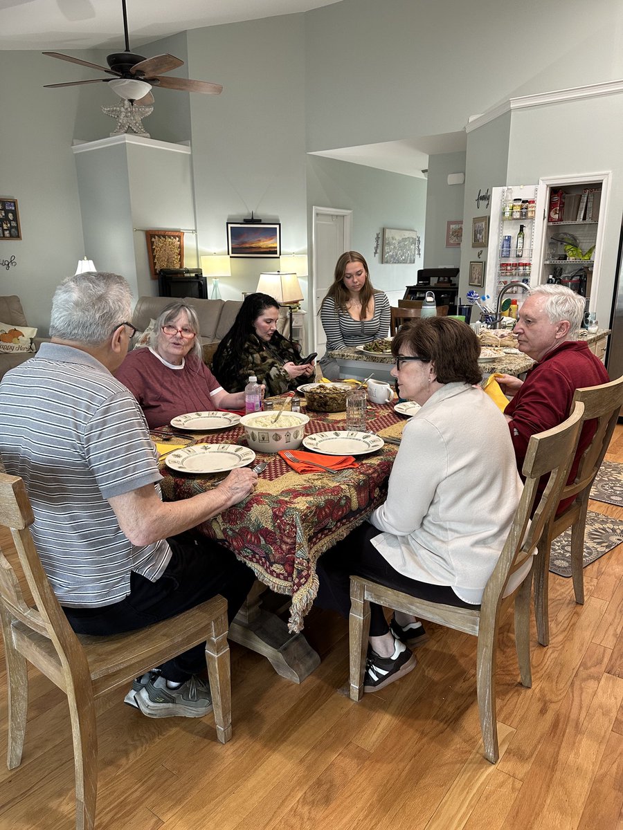 rileyhunter72's tweet photo. I’m beyond grateful for the opportunity to spend time with those I love. Happy Thanksgiving!!! #grateful https://t.co/7aTZYUYElH