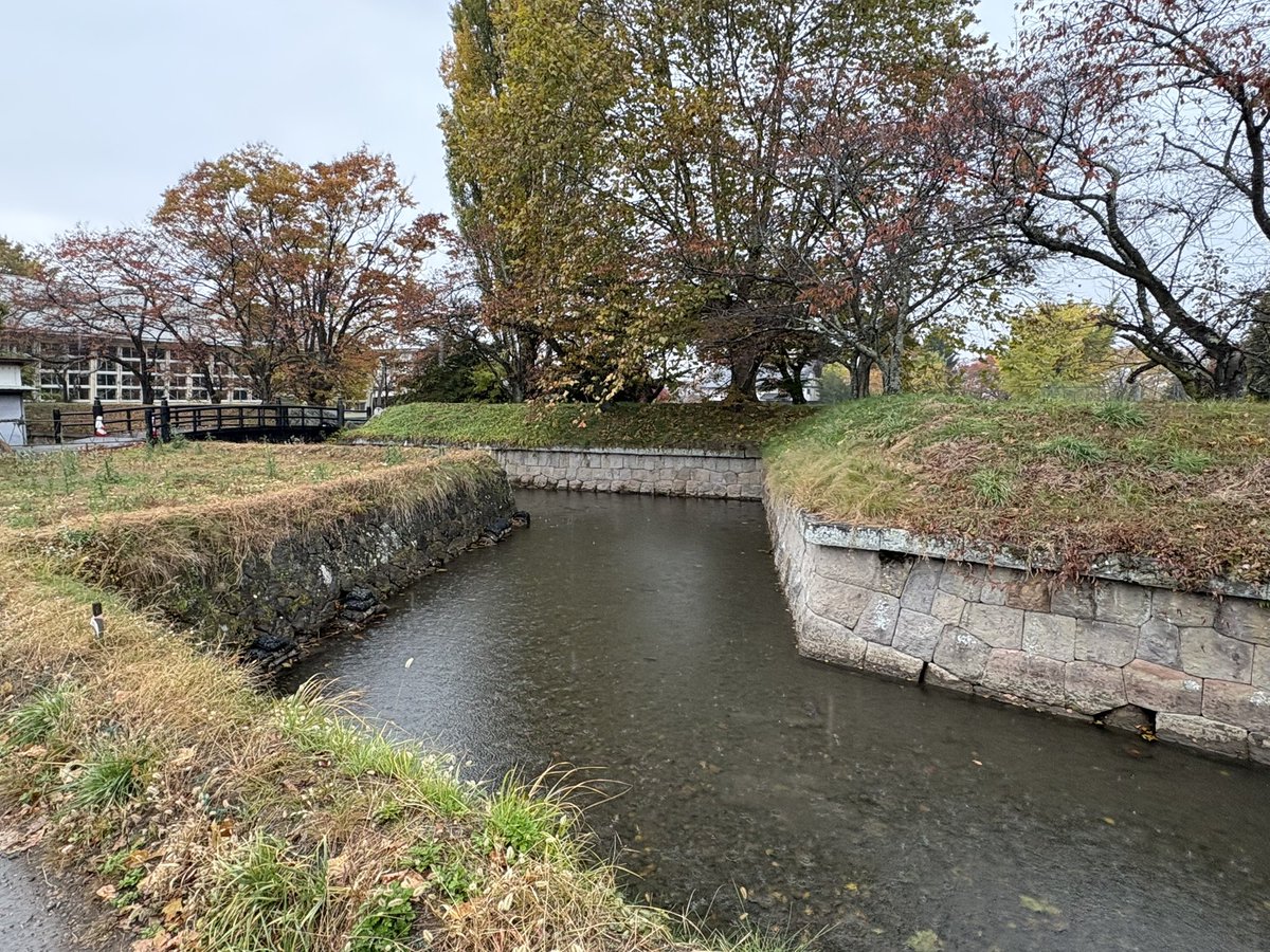 tsuyoyon's tweet image. #11月を写真4枚で振り返る
①松本城
②上田城
③小諸城
④龍岡城
繁忙期中の土日休み、帰ってからの揺り戻しがえらいことになってますが、後悔も反省もしていません🤣