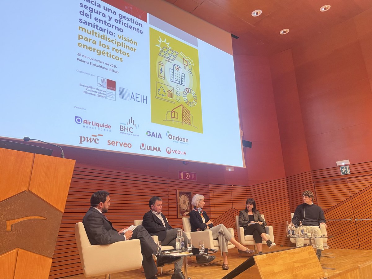 SEDISA_NET's tweet image. 🔸Los datos como herramienta para la eficiencia de los procesos. Modera Jon Berasategui de @OSIEECruces y participan Tomás Iriondo de Gaia, Miren Tellería de @PwC_Spain, Esther Tomás, @vallhebron y Adrián De la Iglesia de @airliquidegroup 👇#GestionSanitaria