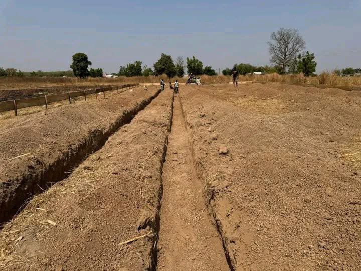 LukmanA444's tweet image. KULAA CLASSROOM BLOCK UPDATE 🚧✨

Construction of the new 3-unit classroom block has begun following the November 23, 2025 sod-cutting by @HonSuhuyini and the Sagnarigu Municipal Assembly. A great boost for education in the community!#TamaleNorth #HonSuhuyini #PossibleTogether