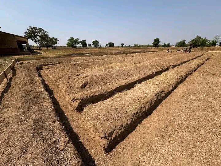 LukmanA444's tweet image. KULAA CLASSROOM BLOCK UPDATE 🚧✨

Construction of the new 3-unit classroom block has begun following the November 23, 2025 sod-cutting by @HonSuhuyini and the Sagnarigu Municipal Assembly. A great boost for education in the community!#TamaleNorth #HonSuhuyini #PossibleTogether