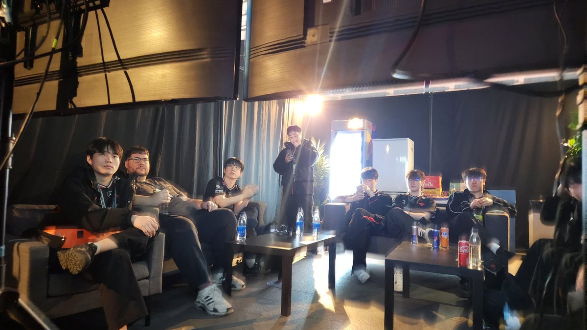 we've surrounded the enemy

일단 수싸움은 이겼습니다 (?)