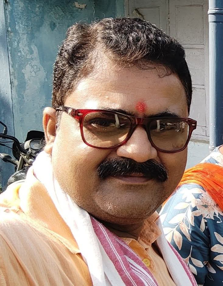 anandpathak76's tweet image. मैं जानता हूँ नमक मिलेंगे जख्म पर मेरे क्योंकि मुझे सच बोलने की आदत जो है। उंगली उठ जाती है सभी की एक गलती पर उसके, हजारों अच्छाईयाँ नजर नहीं आती। ये कलयुग है मेरे दोस्त यहाँ सच्चाईयाँ नजर नहीं आती। कैसे कह दूँ कि बदले में कुछ नहीं मिला सबक भी कोई छोटी चीज नहीं होती।#आनंद_पाठक