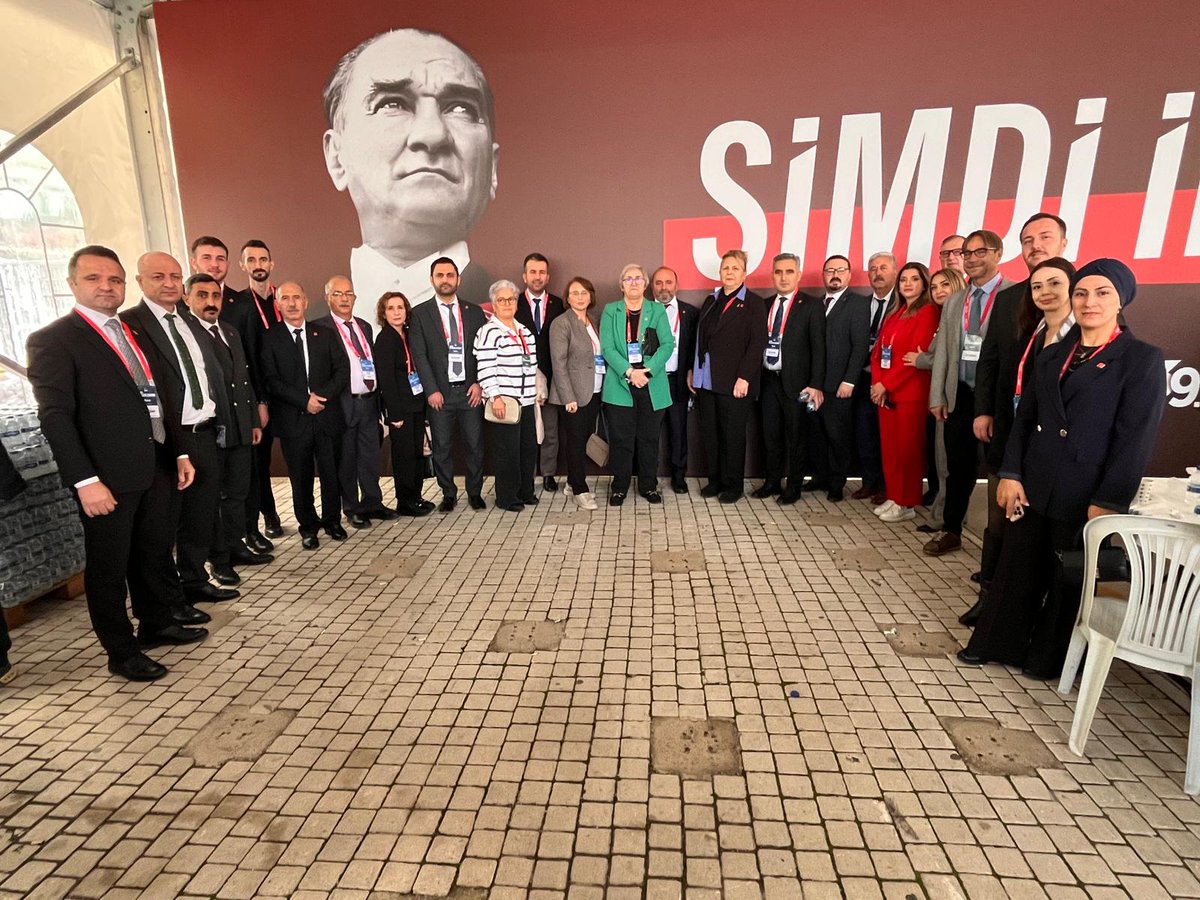 Türkiye’nin birinci partisi Cumhuriyet Halk Partimiz  iktidara yürüyor. 

#ŞimdiİktidarZamanı
<a href="/herkesicinCHP/">CHP 🇹🇷</a> <a href="/sakarya/">Sakarya</a>