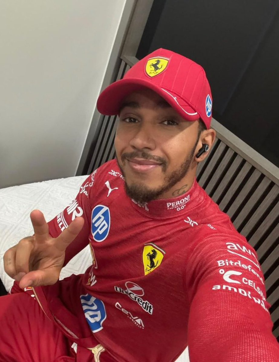 Lewis posted this on Weibo 😭🥹❤️