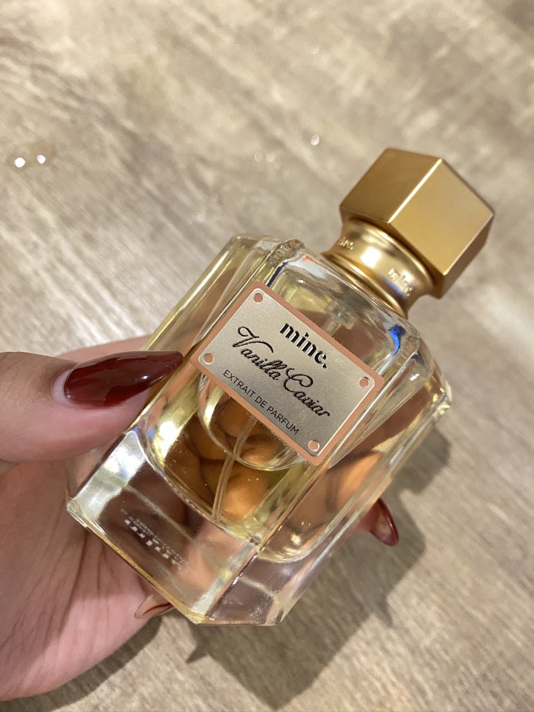 randomdep's tweet image. Wangi manis-soft yang bikin: OMG this is so meeee! ✨💗

🖤 Mine Perfumery Vanilla Caviar
🔗 s.shopee.co.id/30gWcUIg7Q