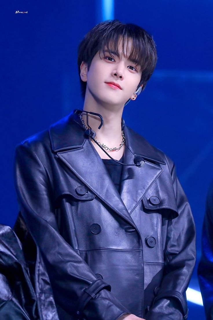 oYounghooni's tweet photo. @sueghanbin @WWWArchives “Seperti yang Abim sudah katakan, kami akan memandu Gala Dinner pada malam ini, untuk itu sebelum memulai acara pastikan kalian sudah siap, ya. Apakah semuanya sudah duduk di kursi masing-masing?” https://t.co/tzhNH9fhO2