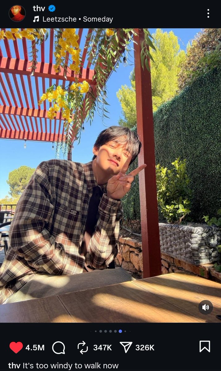 Namu_kn_bts_7's tweet image. #V #thv #BTS #ARMY
Kim taehung&apos;s IG post 
Caption: it is too windy to walk now.