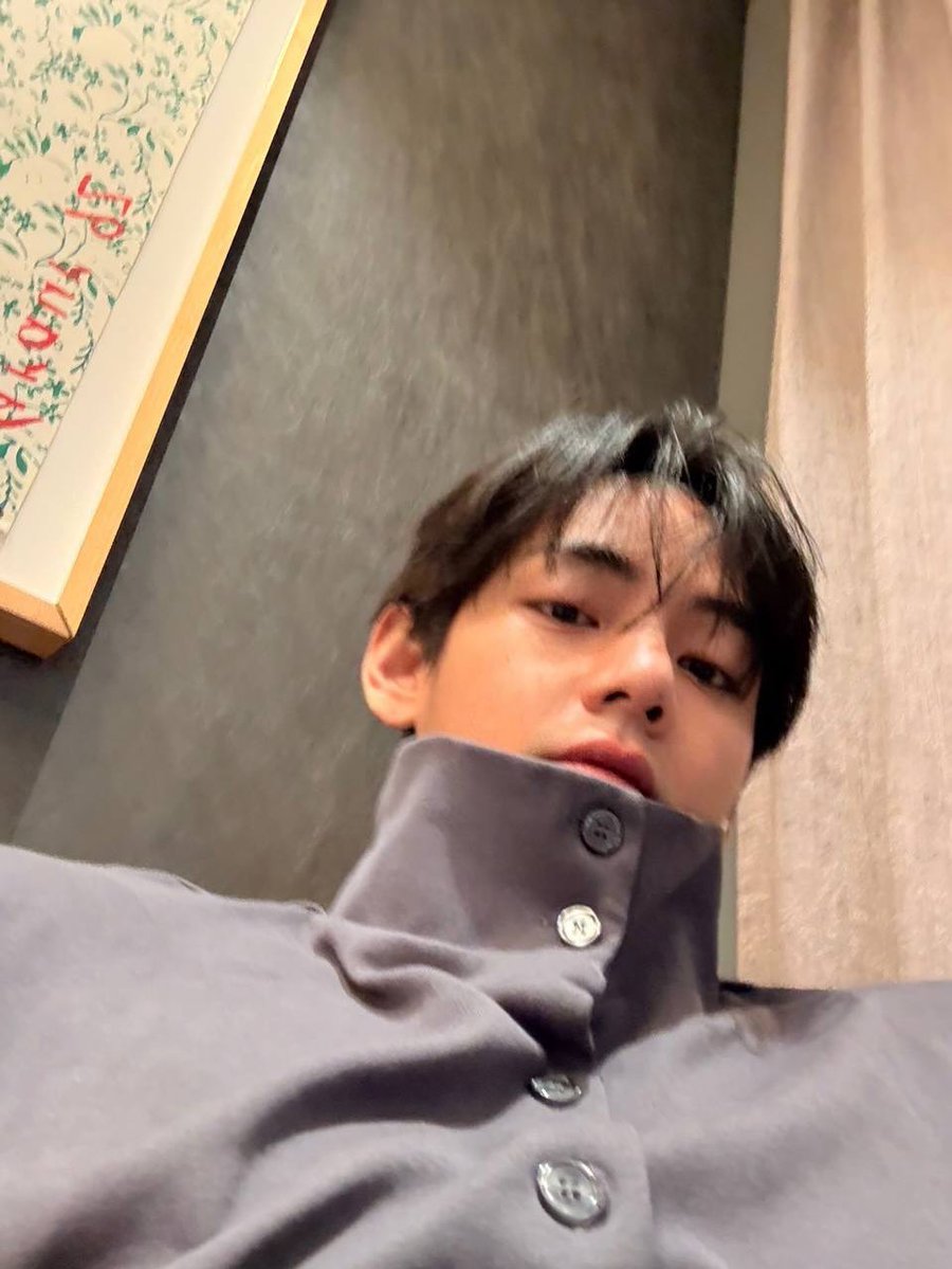 BTSV_TH's tweet image. 📆 251128 | แทฮยองโพสต์ Instagram 

thv: ตอนนี้ลมหนาวเกินกว่าจะวิ่งครับ 

* แทฮยองเก็บภาพบรรยากาศช่วงเวลาไปพักผ่อนกับพี่ ๆ แก๊งอูก้าที่ฮาวายมาฝากทุกคนด้วยค่ะ 🥰

🔗instagram.com/p/DRmAILfkiq7/…

#BTSV #KIMTAEHYUNG