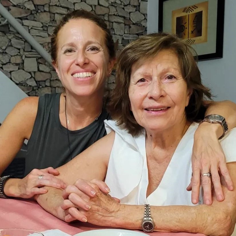 LA JUBILADA QUE MURIÓ ATROPELLADA EN CHACARITA IBA A UN ACTO DE SU NIETA

Felisa Martínez, de 83 años, murió después de ser atropellada por un colectivo de la línea 76 mientras cruzaba correctamente por Corrientes y Jorge Newbery, a una cuadra de la muestra musical de su nieta de
