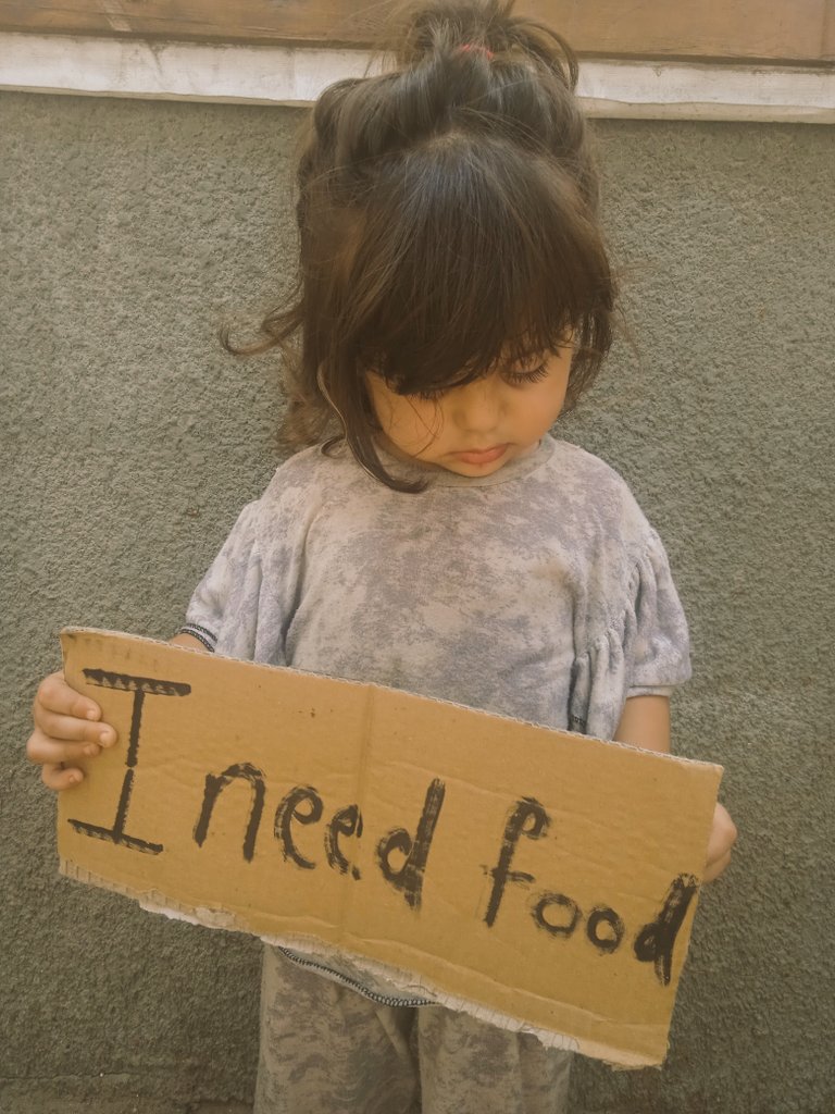 hebakassab24008's tweet image. Everyone knows the difficulty of the tragic situation here in Gaza 

You can help survive this tragedy 

We need $100 to buy food, drinks, and living necessities. Is there a kind heart who can help us raise this amount?

@Louis_Allday @mishmishlish 

chuffed.org/project/145562…