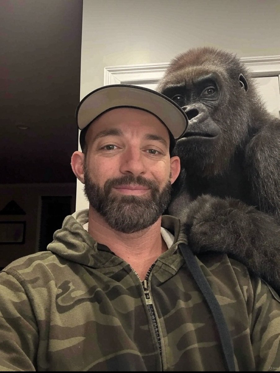 Daveboxing's tweet image. Dude is strong , but I’m stronger