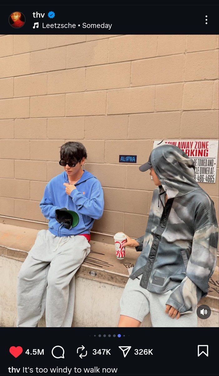 Namu_kn_bts_7's tweet image. #V #thv #BTS #ARMY
Kim taehung&apos;s IG post 
Caption: it is too windy to walk now.