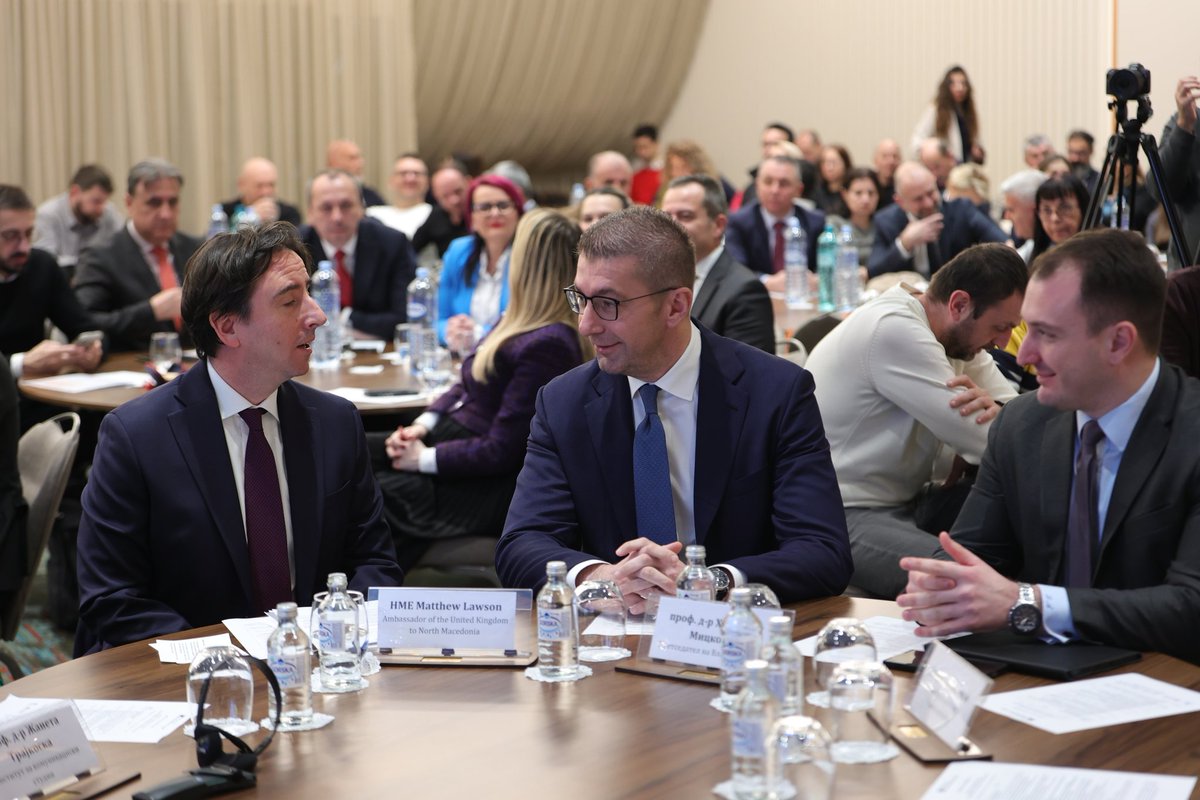 MickoskiHM's tweet photo. Денеска присуствував на конференција која е во организација на Институтот за комуникациски студии на тема, „Хибридни и информациски закани: Од препознавање кон национален системски одговор".

Живееме во време во кое војната се води со збор, со манипулација, со монтирана вистина и со прецизно наметнато сомневање. Денес, дезинформациските кампањи не се само медиумски проблем, туку безбедносен предизвик со стратешки последици. Тоа е новото бојно поле на демократијата.

Нашата визија е јасна: Држава која ќе препознава рано. Институции кои ќе реагираат брзо. Службеници кои ќе постапуваат професионално. Граѓани кои ќе препознаваат манипулации. Општество кое нема да биде жртва - туку отпорно.